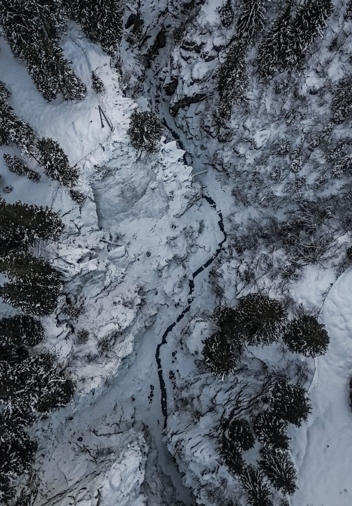 Eisklettern in der Eiswelt Taschachschlucht, Pitztal. Foto: Simon Schöpf