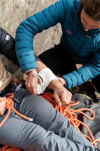 Erste Hilfe im Klettergarten: Druckverband