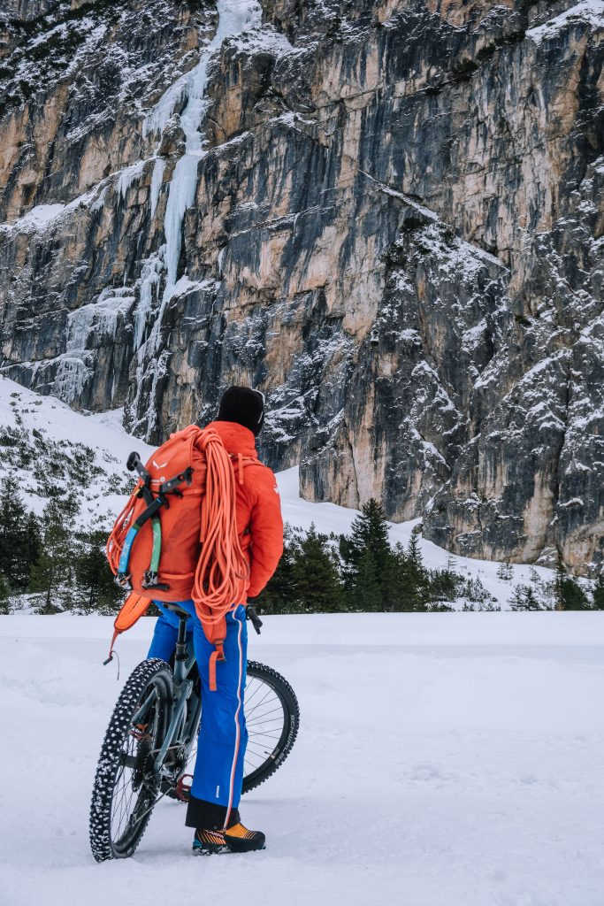 Eisklettern im Pinnistal, Tirol. Foto: Simon Schöpf