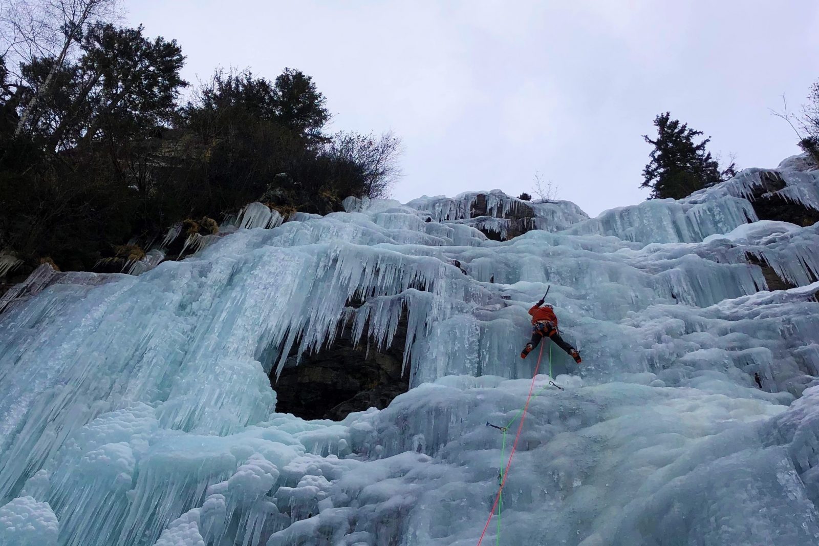 Eisklettern am Luisbodenfall, Foto: Mario Kaeppeli | Climbers Paradise