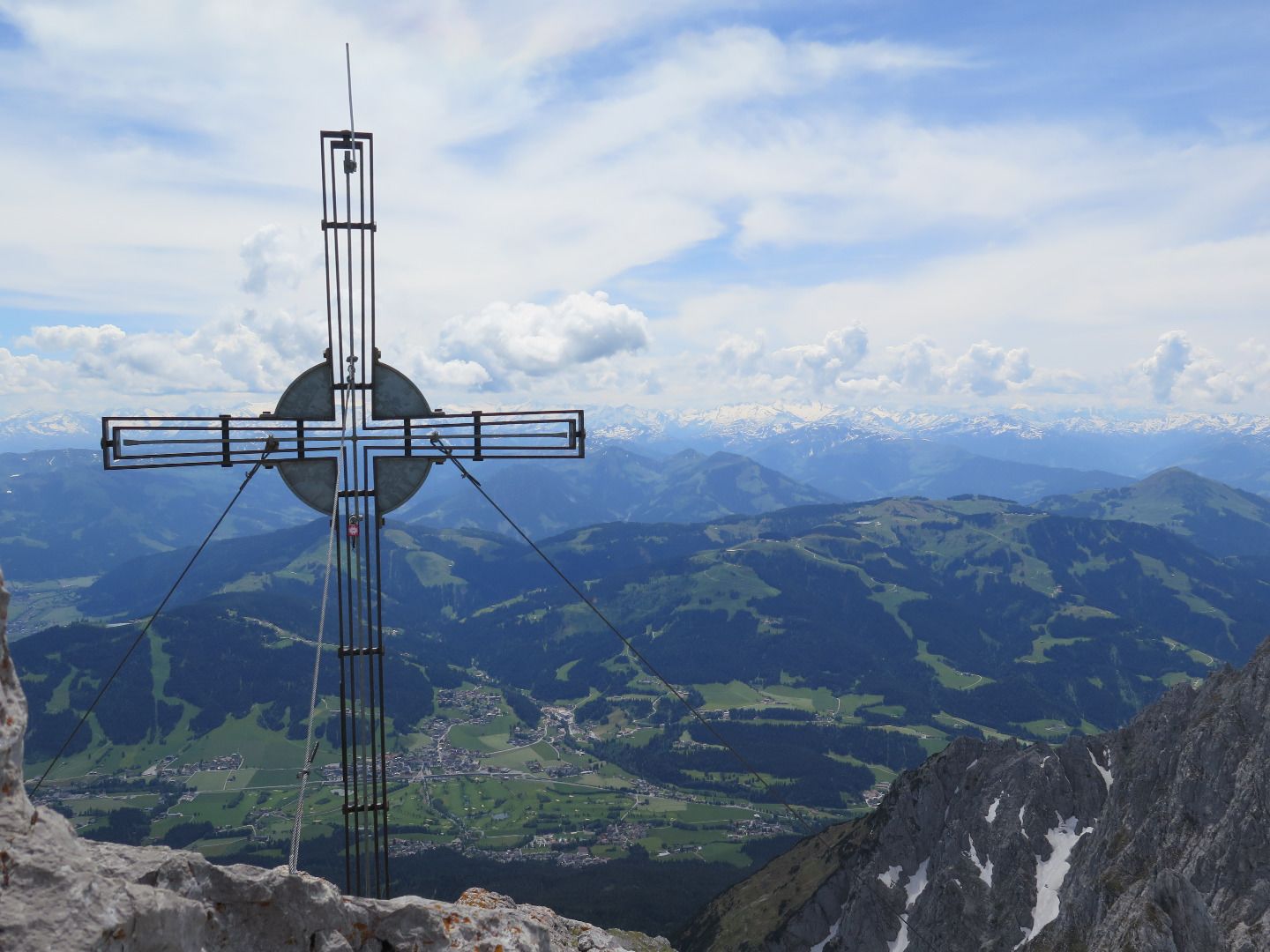 Ganz oben: Am Gipfel der Ellmauer Halt im Wilden Kaiser.