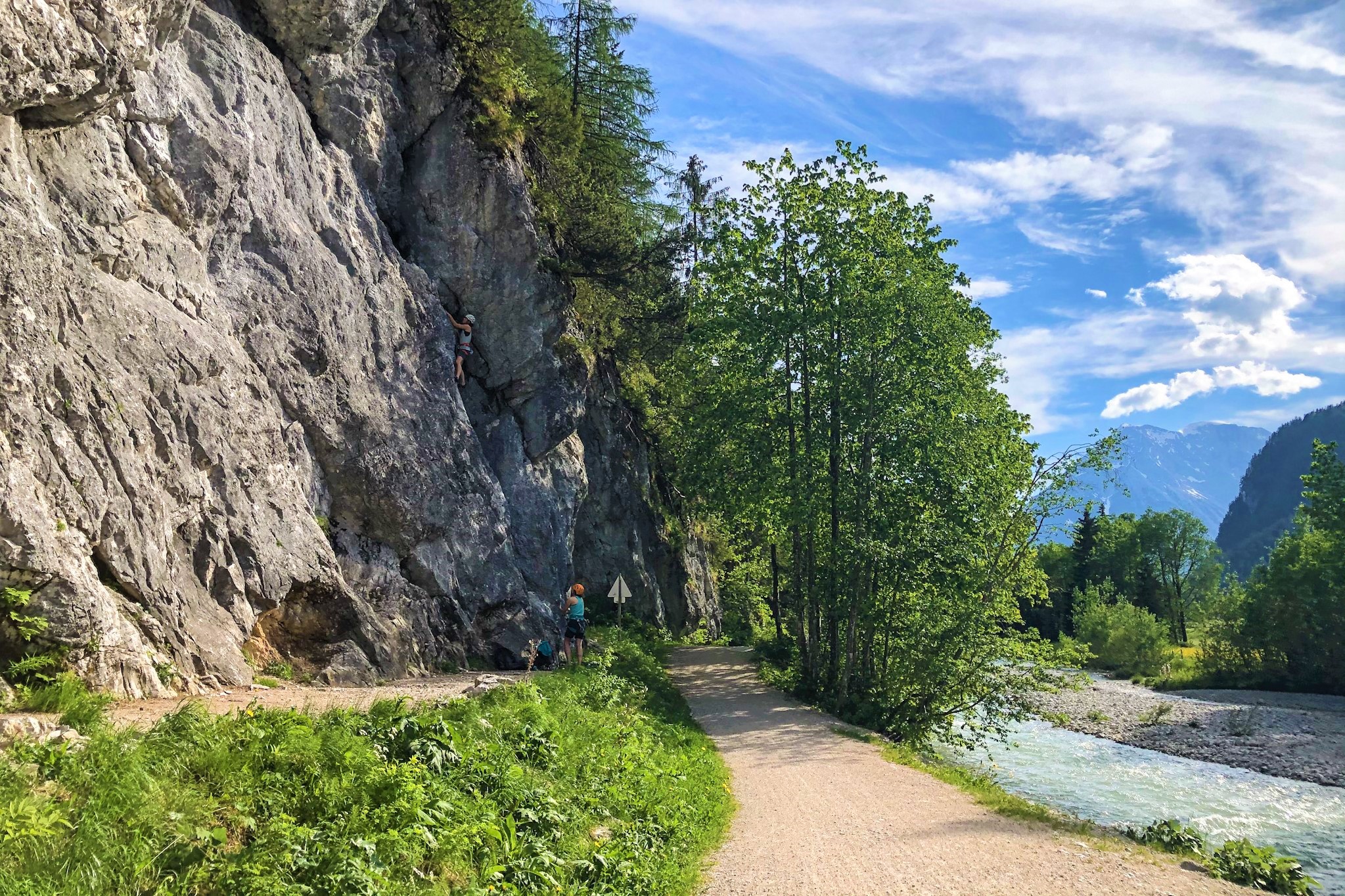 Flämenwandl-seefeld-klettern am Bach, Foto: Tessa Mellinger I Climbers Paradise