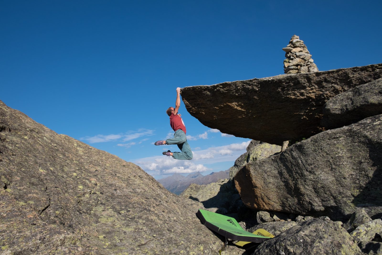 Bouldern im Silvapark hoch über Galtür im Paznaun, Foto: Simon Schöpf