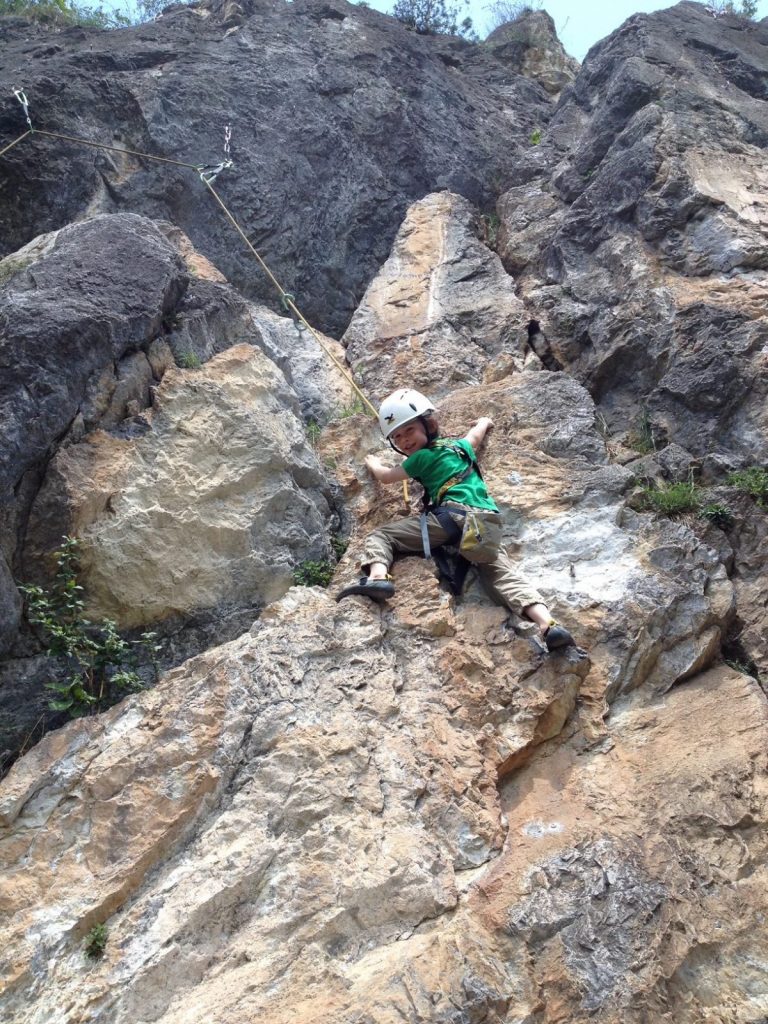 Klettern mit Kindern - leicht geneigte Routen, Foto: Matthais Bader | Climbers Paradise