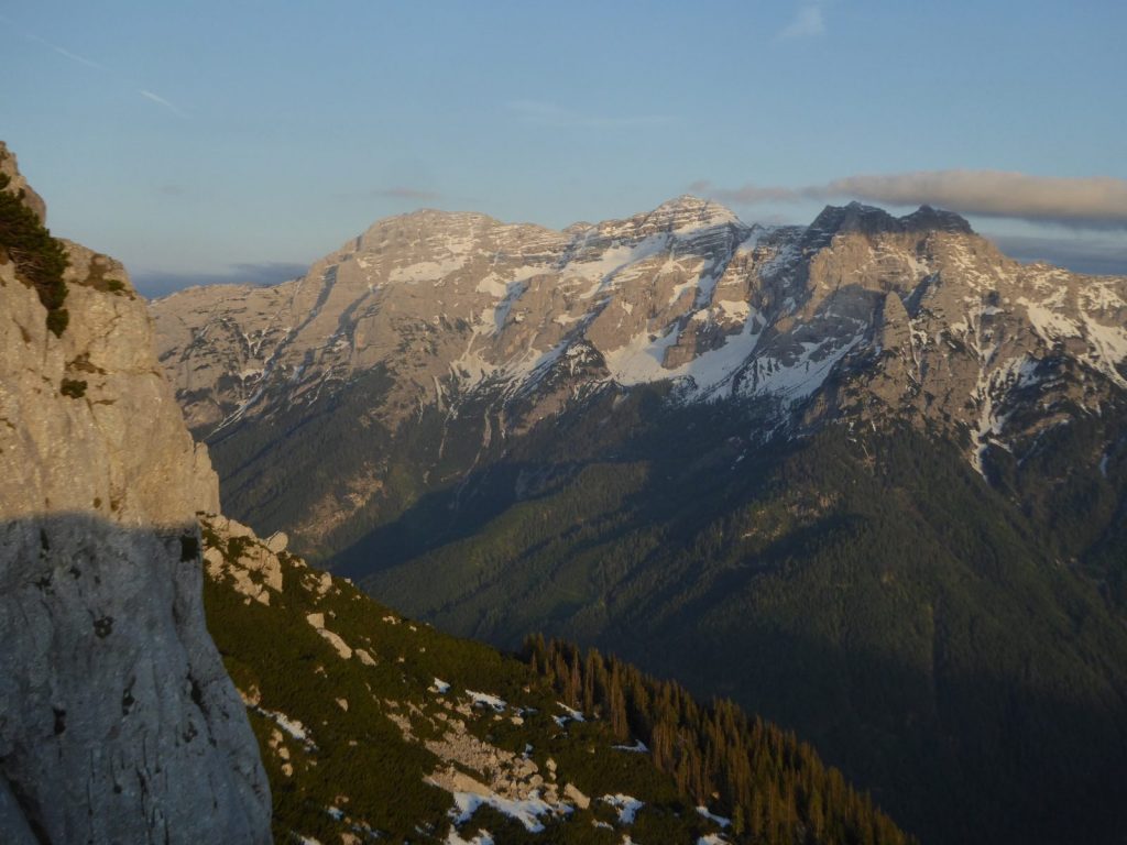 Plaisirgelände und wunderschöne Aussicht prägen die Steinplatte, Foto: Bonnie Klingler | Climbers Paradise