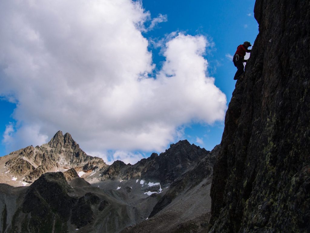 Kompakter Fels und eine große Auswahl an Touren zeichnen die Umgebung der Darmstädter Hütte aus I Climbers Paradise