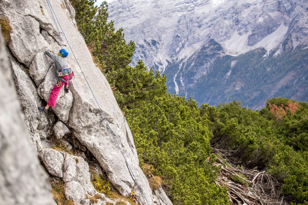 Klettern für Jugendliche bei der Steinplatte, Foto: Defrancesco | Climbers Paradise