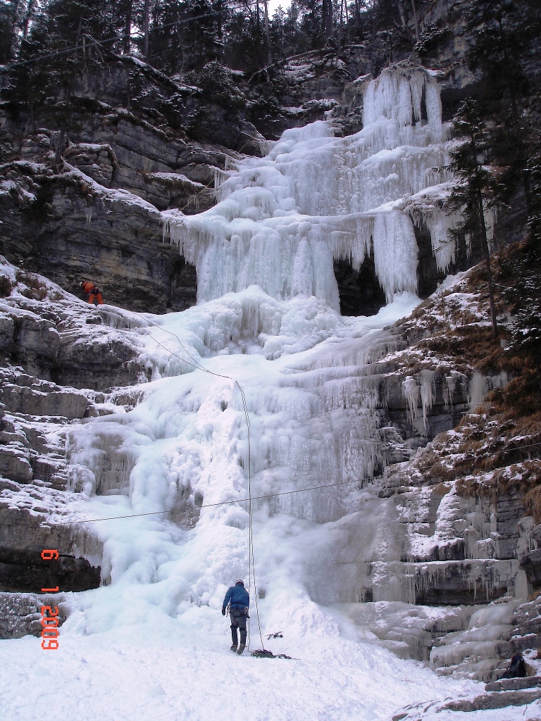 Der Häselgöhr-Eisfall in der Tiroler Zugspitz Arena | Climbers Paradise