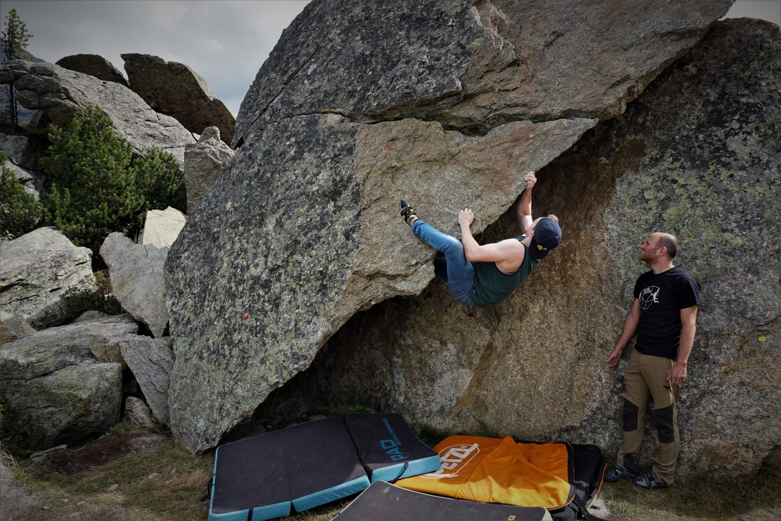 Herausfordernde Überhänge beim Bouldern im Silvapark | Climbers Paradise