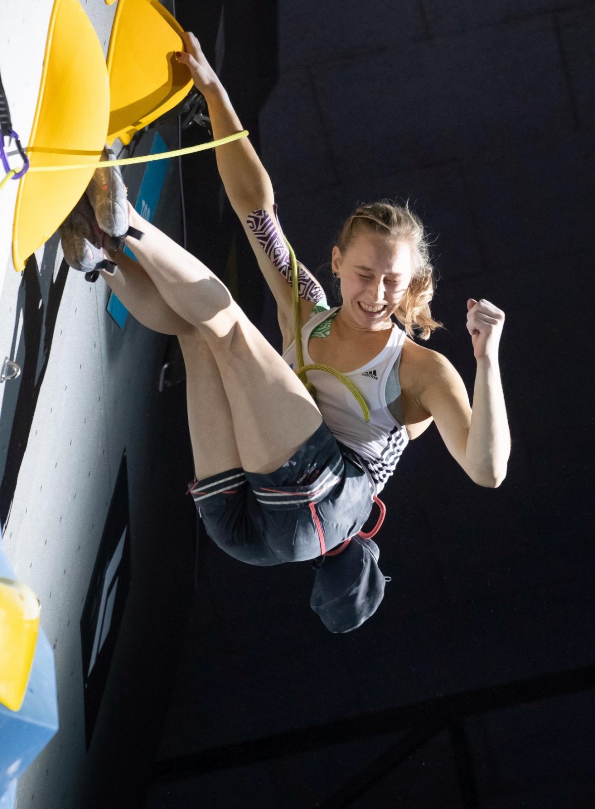 Janja Garnbret beim Klettern, Foto: Johann Groder | Climbers Paradise