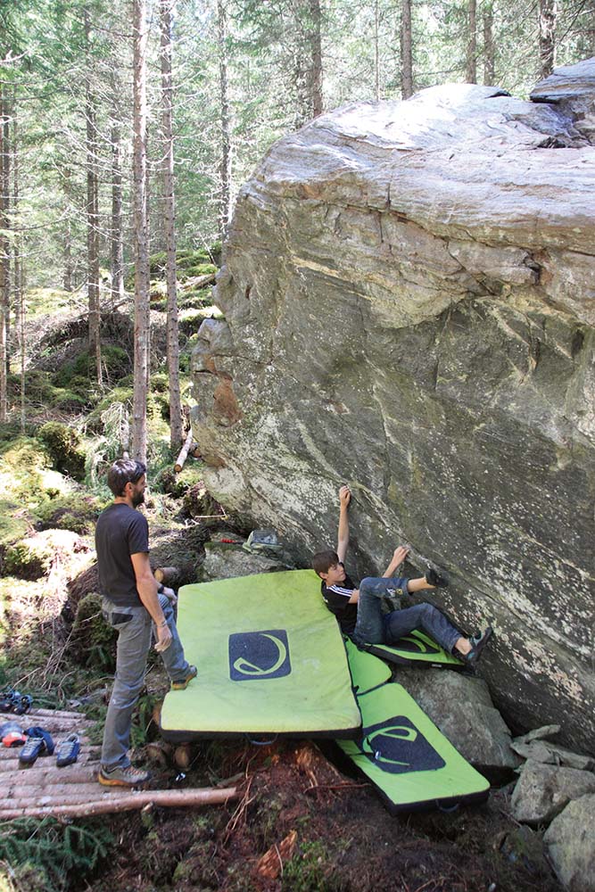 Bouldern in Mandlers Boden, Foto: Tourismusverband Pitztal | Climbers Paradise