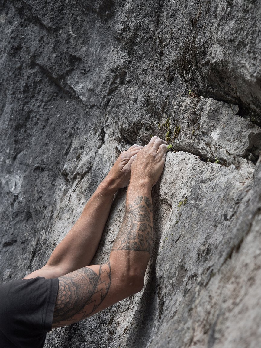 Guter Fels zum Bouldern in Hoch-Imst, Foto: Simon Schöpf | Climbers Paradise