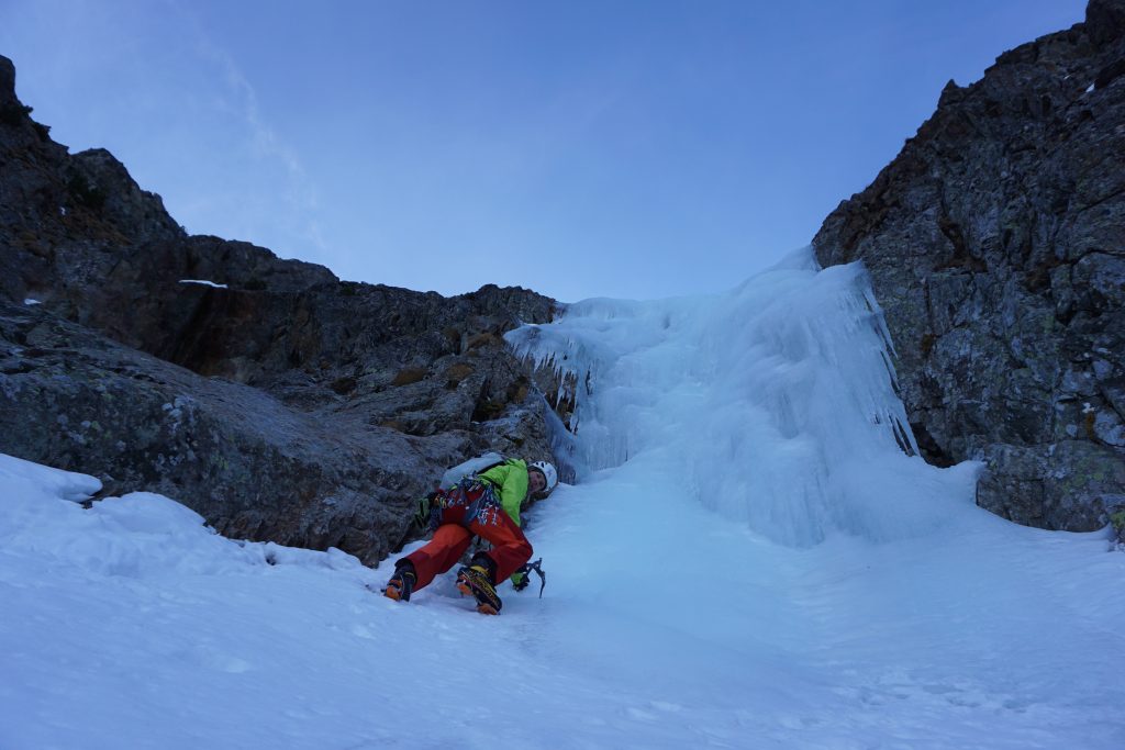 Die ersten steilen Eisaufschwünge